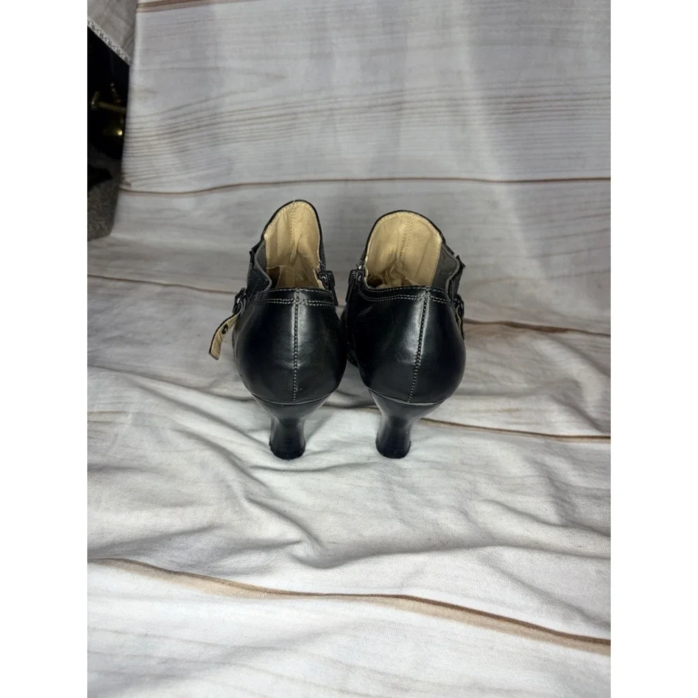 Bass Natalie Heeled Ankle Bootie 8.5M Black Wingtip Steampunk Preppy Goth Office